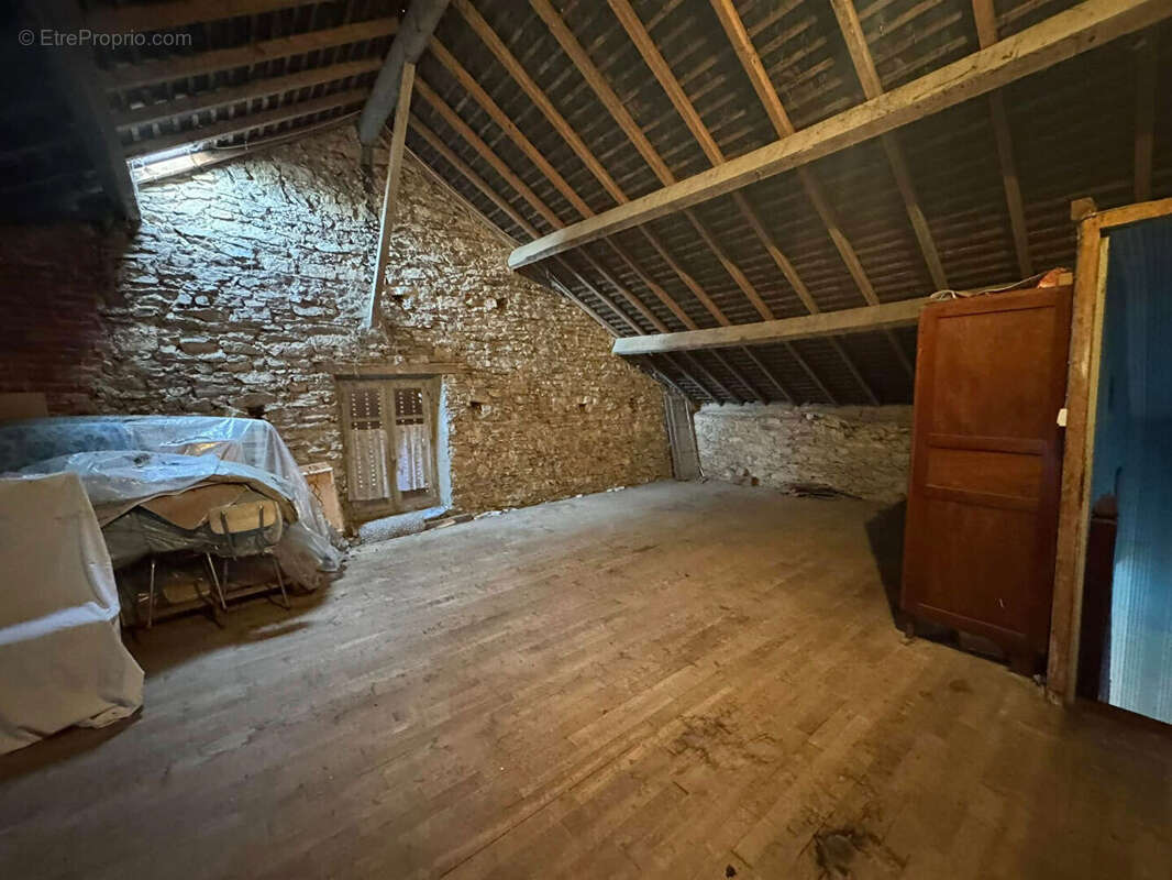 Maison à BESSINES-SUR-GARTEMPE