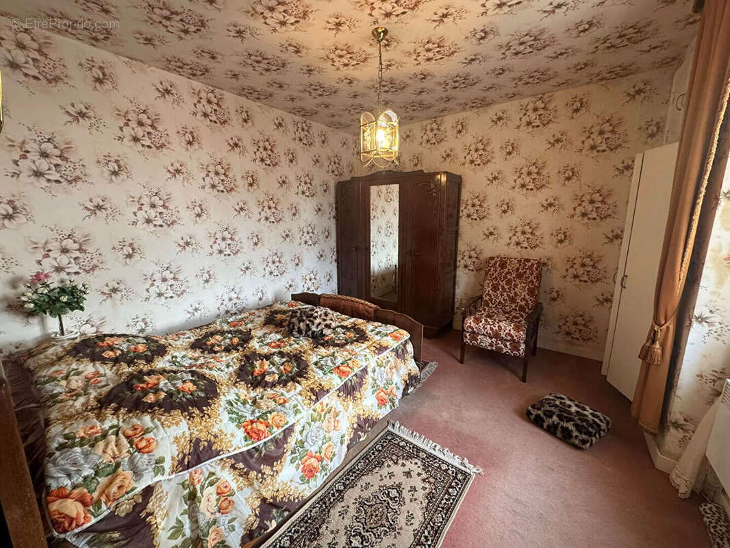 Maison à BESSINES-SUR-GARTEMPE