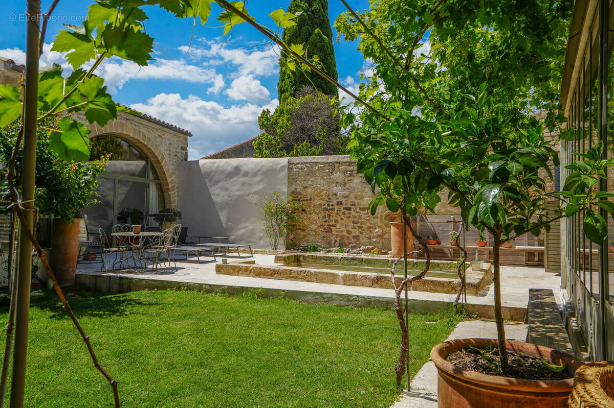 Maison à VILLEVIEILLE