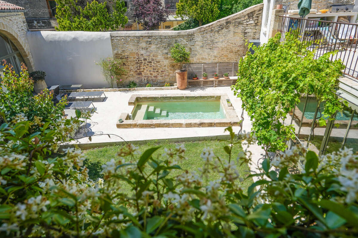 Maison à VILLEVIEILLE