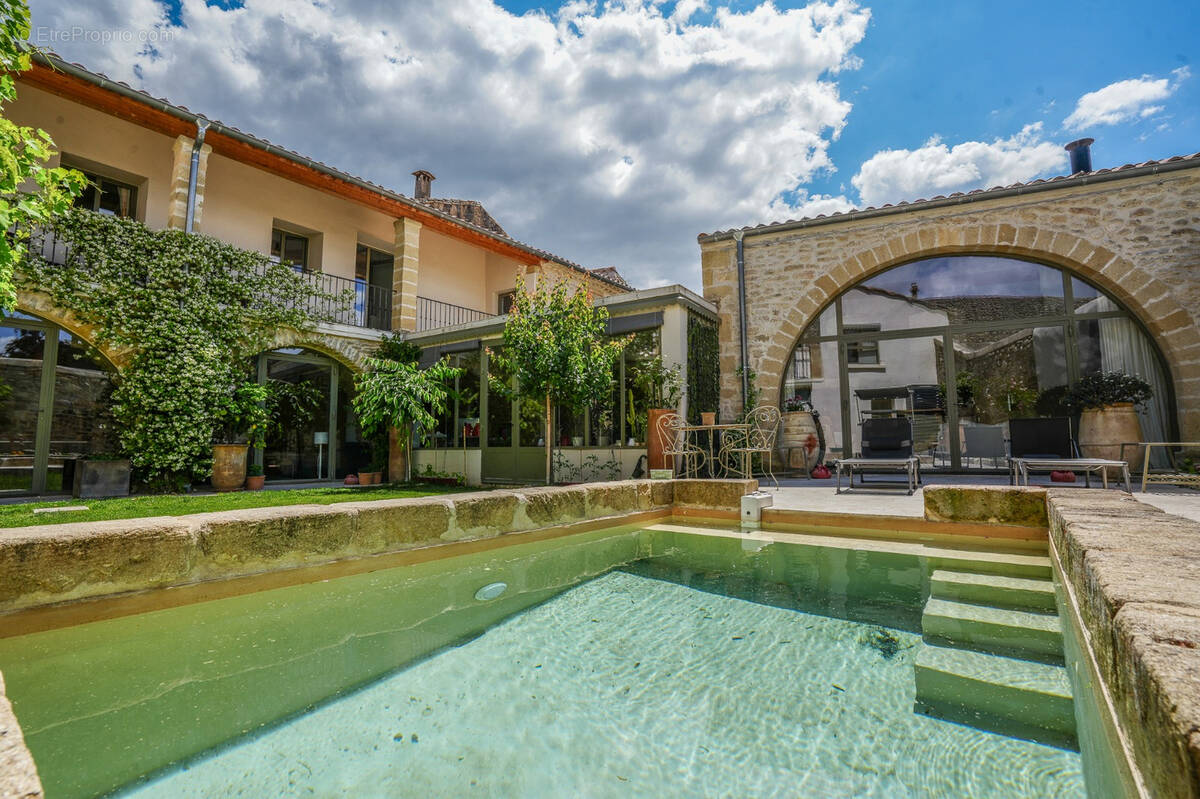 Maison à VILLEVIEILLE