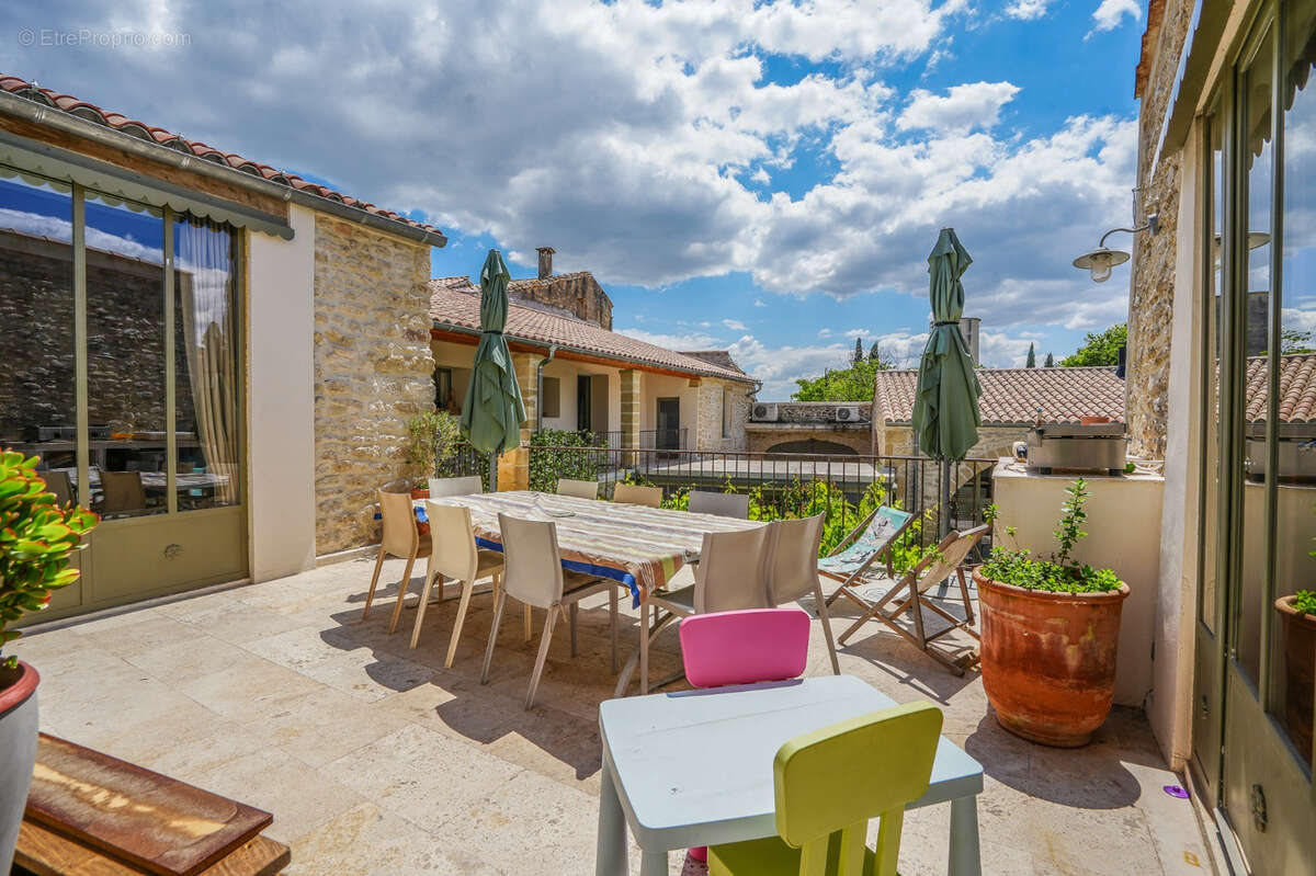 Maison à VILLEVIEILLE