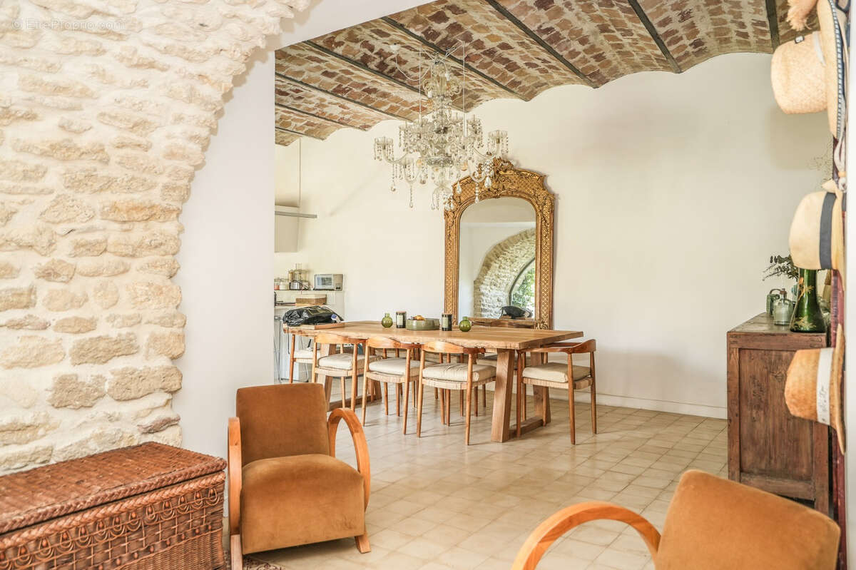 Maison à VILLEVIEILLE