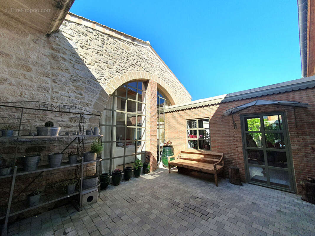 Maison à VILLEVIEILLE