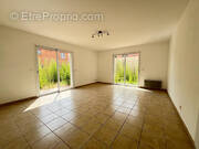 Appartement à VERGEZE