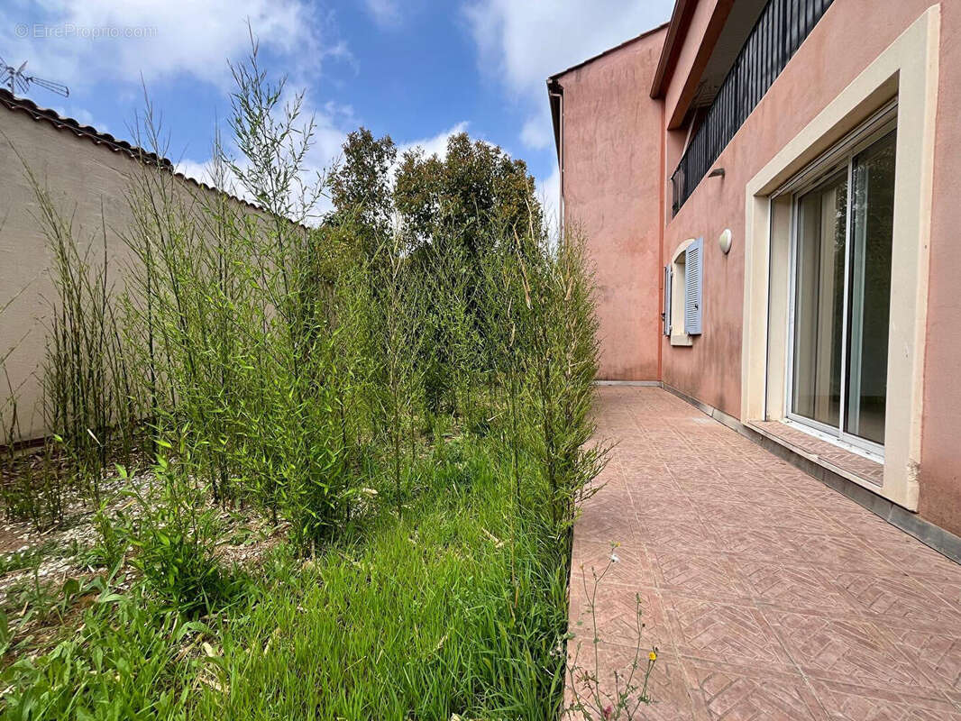 Appartement à VERGEZE