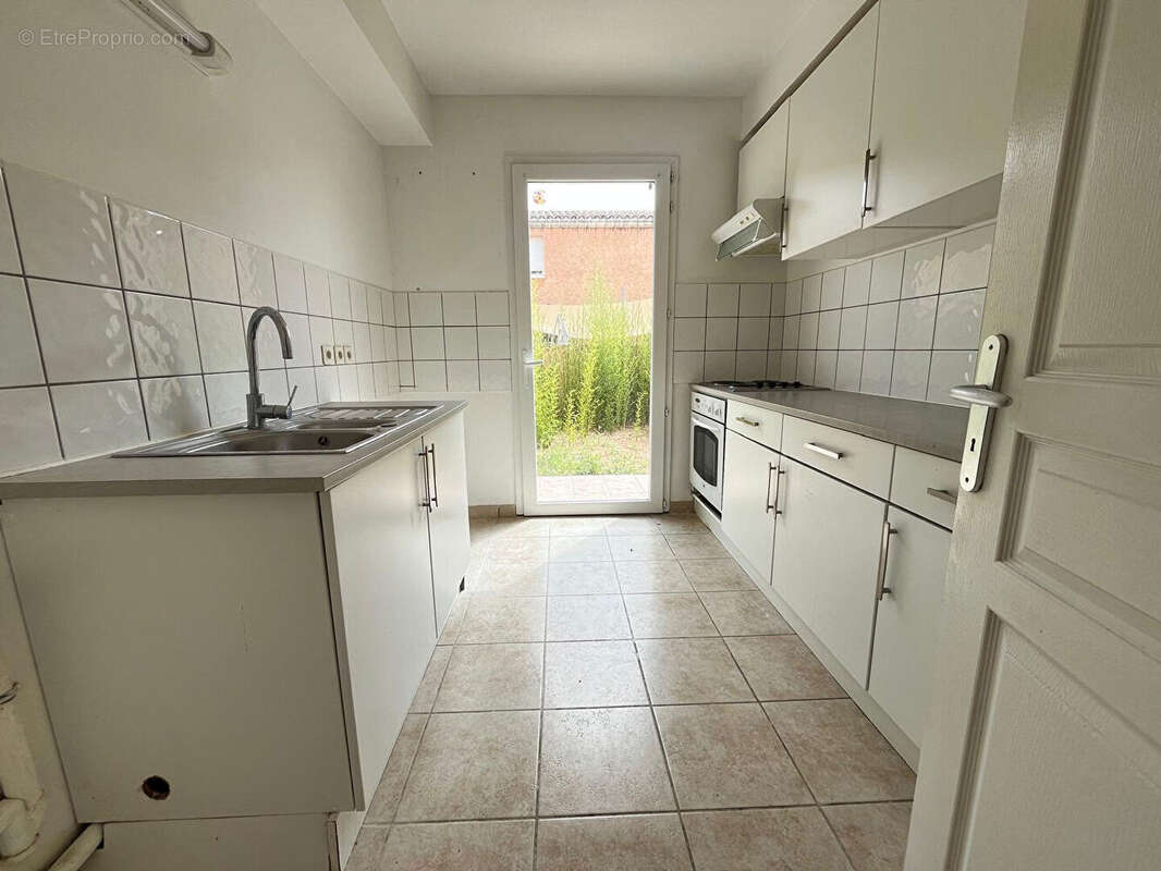 Appartement à VERGEZE