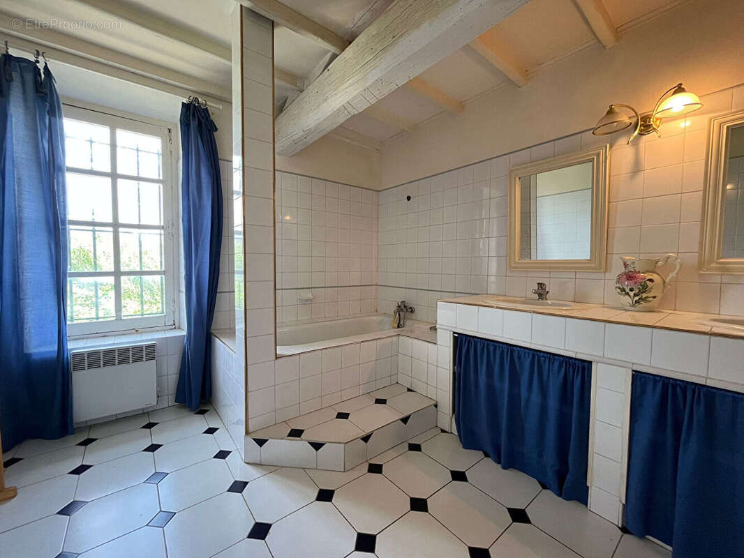 Maison à SAINT-COME-ET-MARUEJOLS