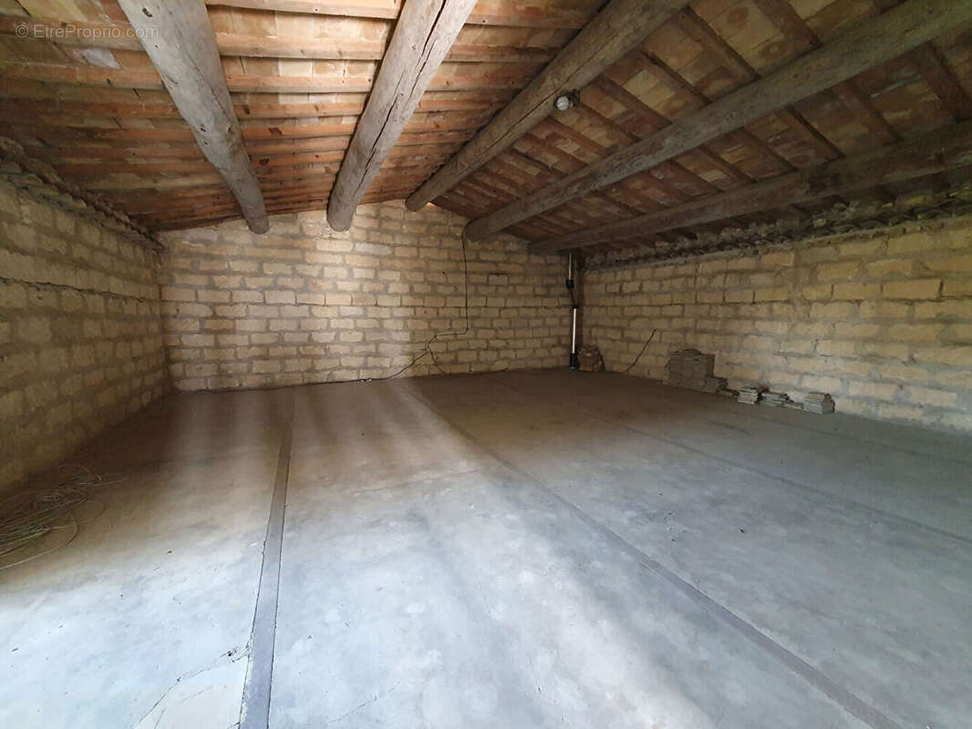 Maison à SAINT-LAURENT-D&#039;AIGOUZE