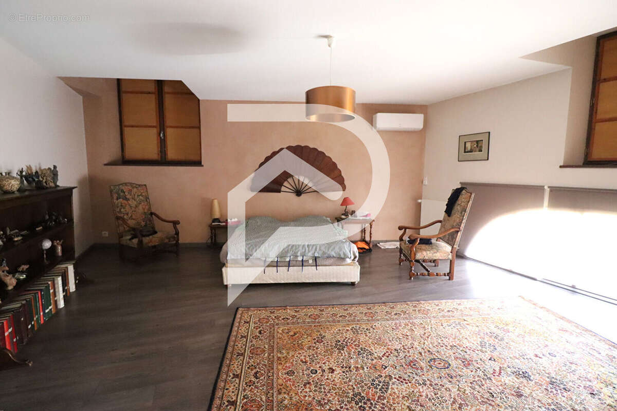 Maison à CAHUZAC-SUR-VERE