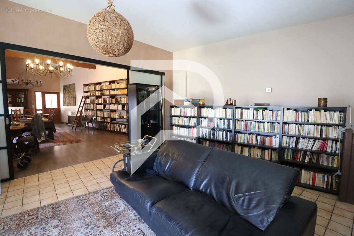 Maison à CAHUZAC-SUR-VERE