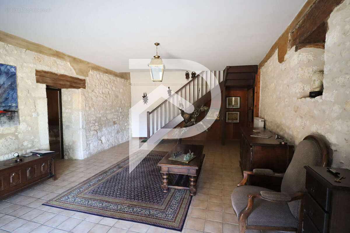 Maison à CAHUZAC-SUR-VERE