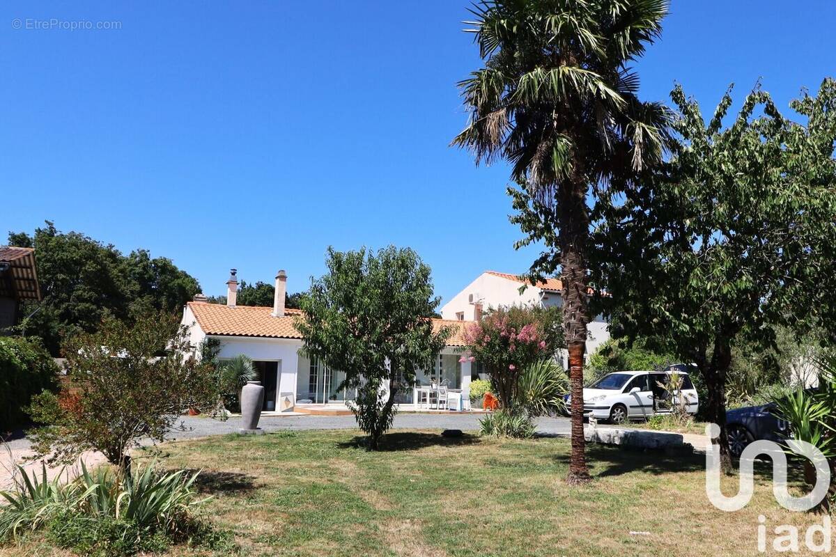 Photo 1 - Maison à LA CLISSE