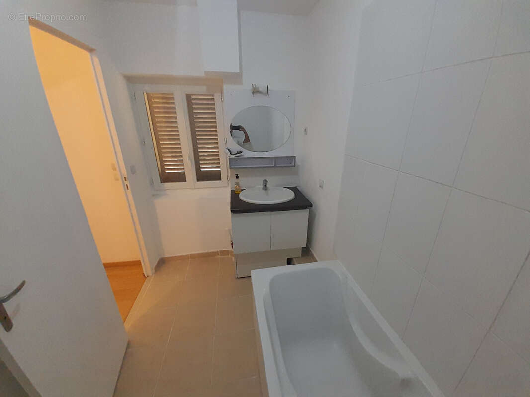 Maison à BAGNOLS-SUR-CEZE