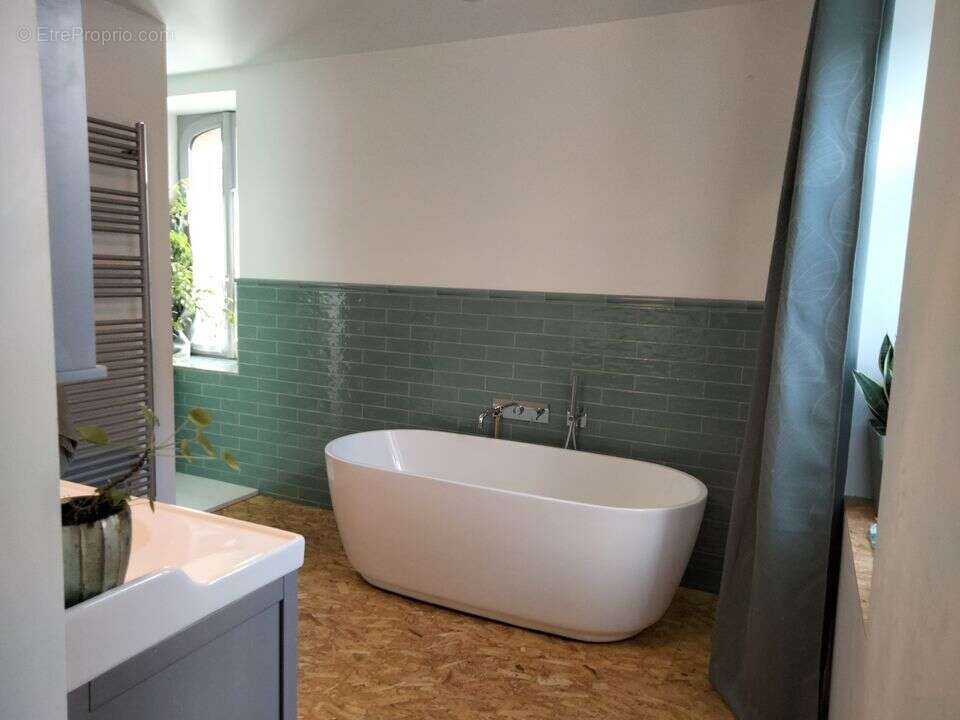 Maison à FERRIERES-SUR-SICHON