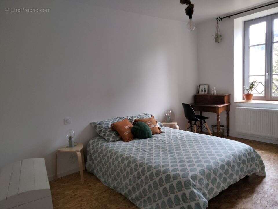 Maison à FERRIERES-SUR-SICHON