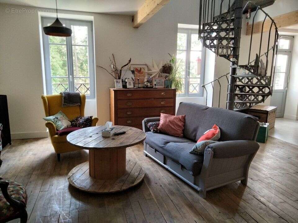 Maison à FERRIERES-SUR-SICHON