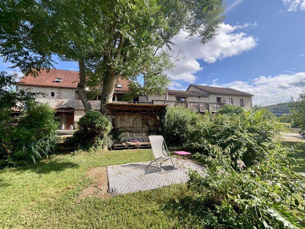 Maison à TOUR-DE-FAURE