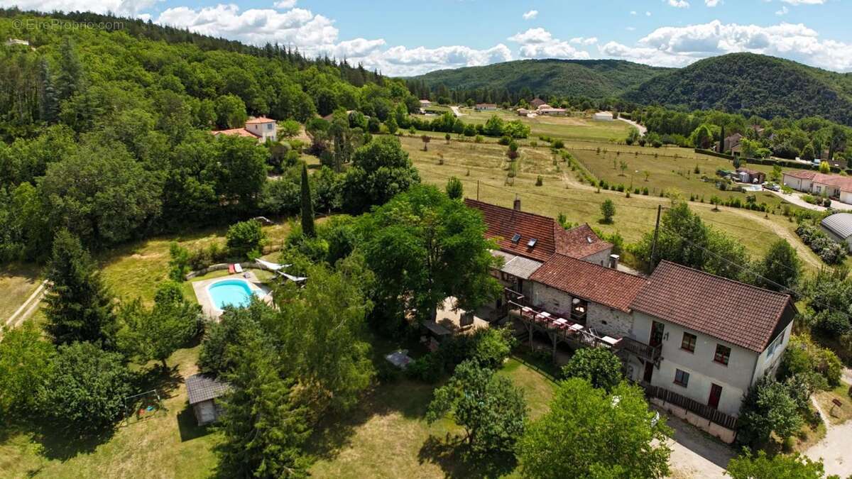 Maison à TOUR-DE-FAURE