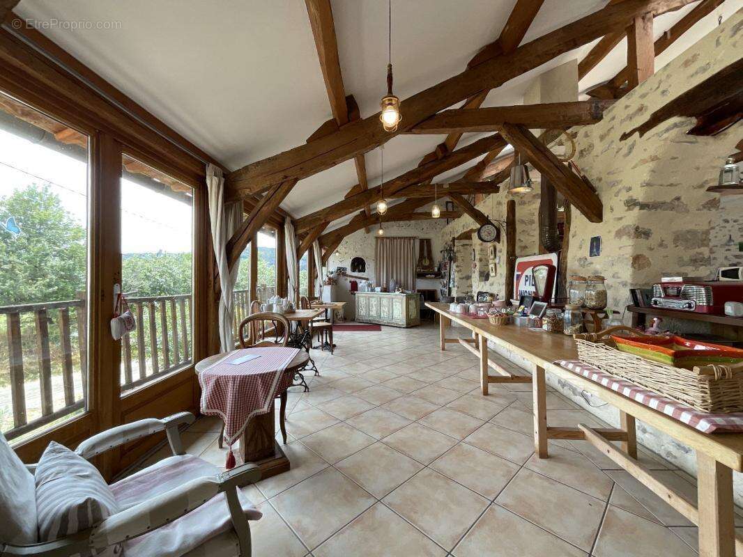 Maison à TOUR-DE-FAURE