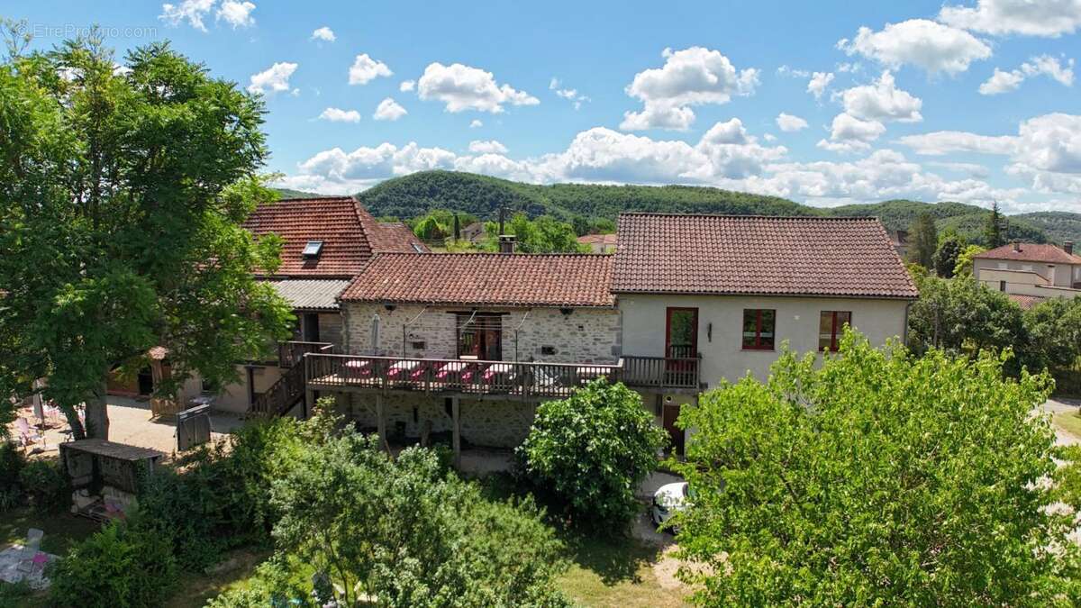 Maison à TOUR-DE-FAURE