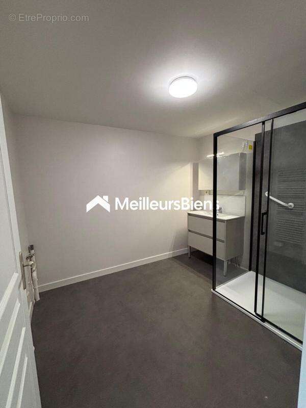 Appartement à LOUVERNE