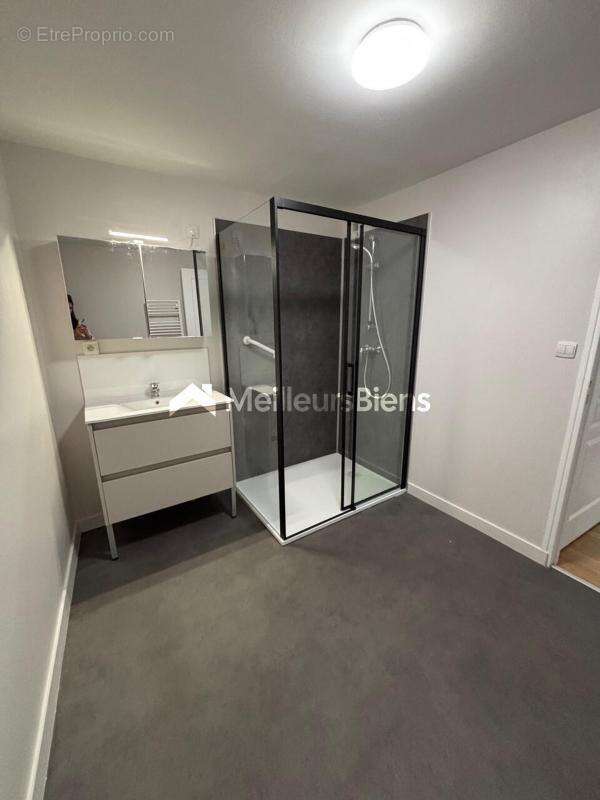 Appartement à LOUVERNE