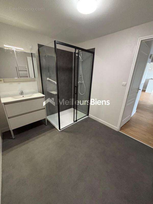 Appartement à LOUVERNE