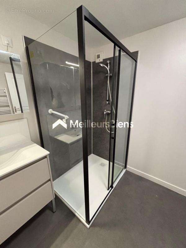 Appartement à LOUVERNE