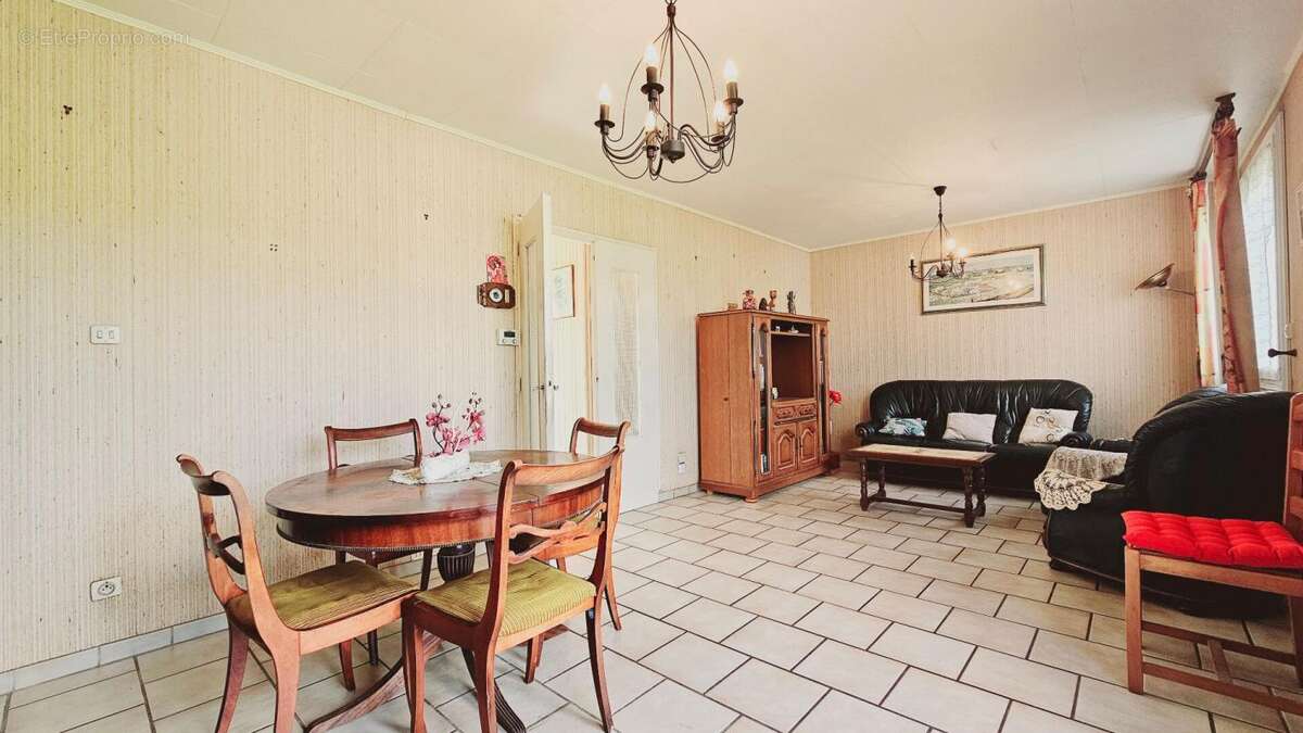 Maison à SAINT-GERMAIN-DU-PUY