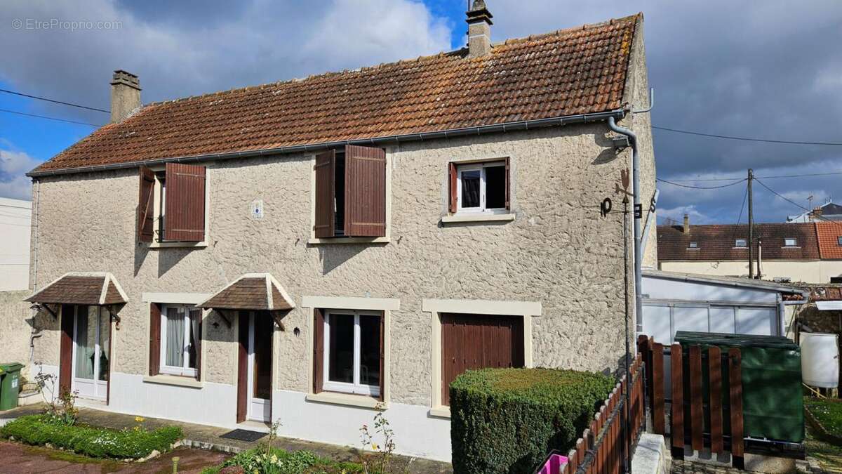 Maison à GARANCIERES