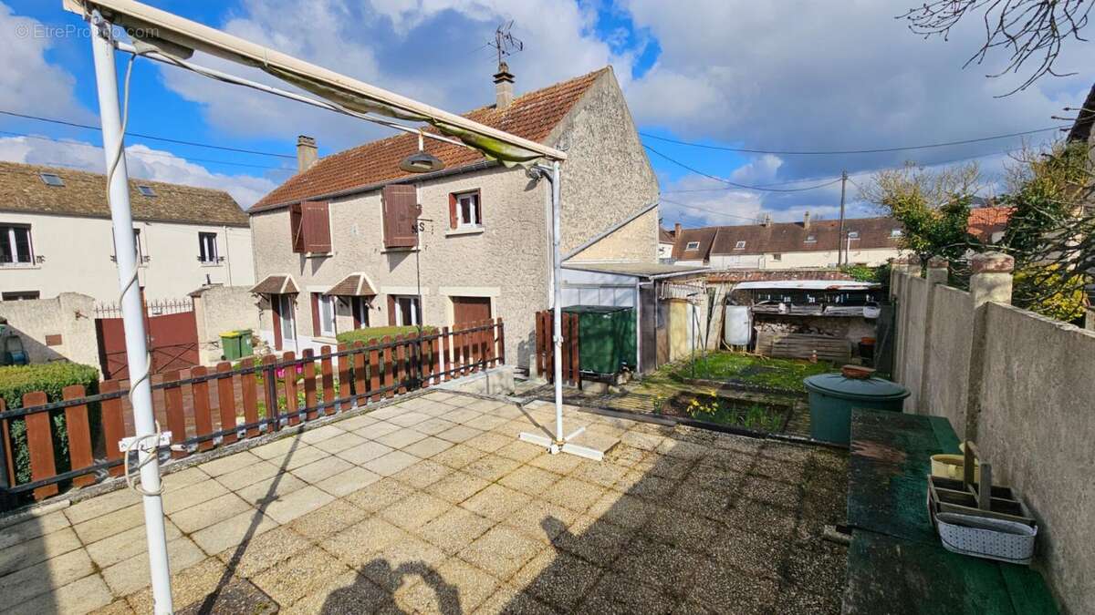 Maison à GARANCIERES