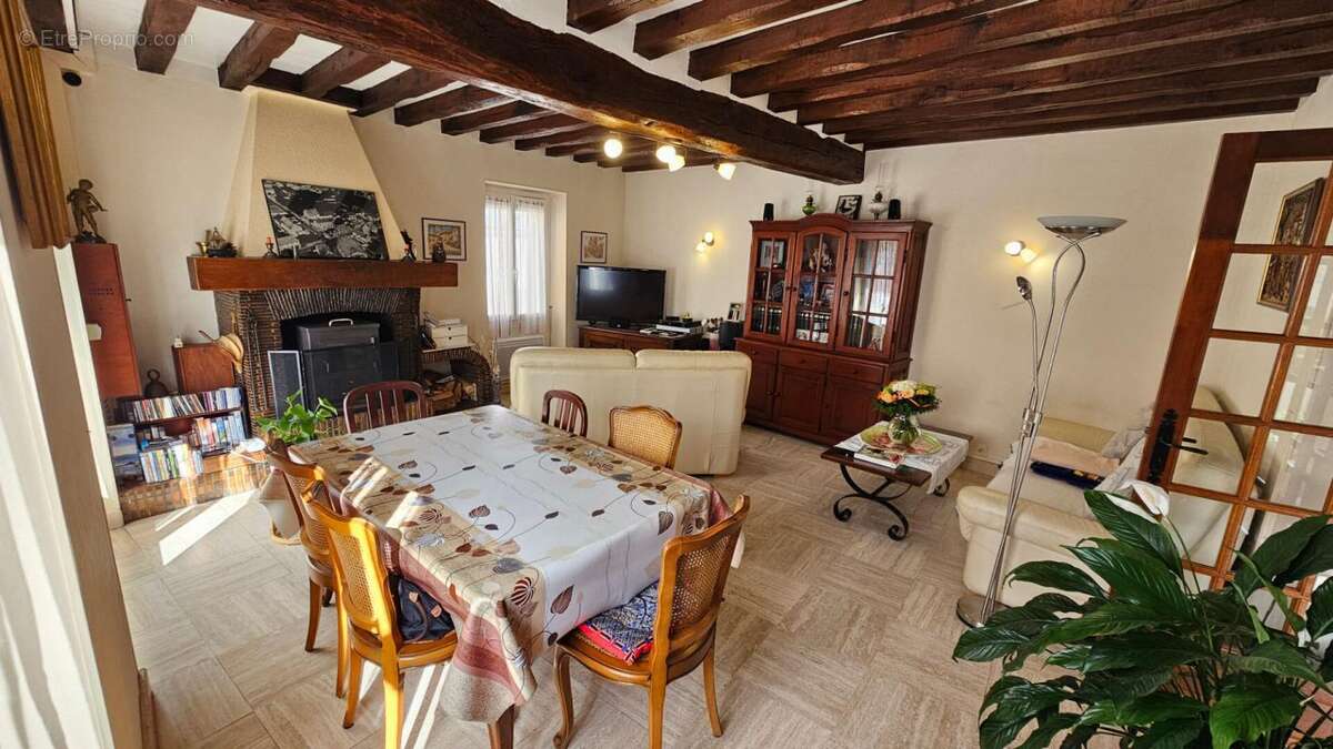 Maison à GARANCIERES