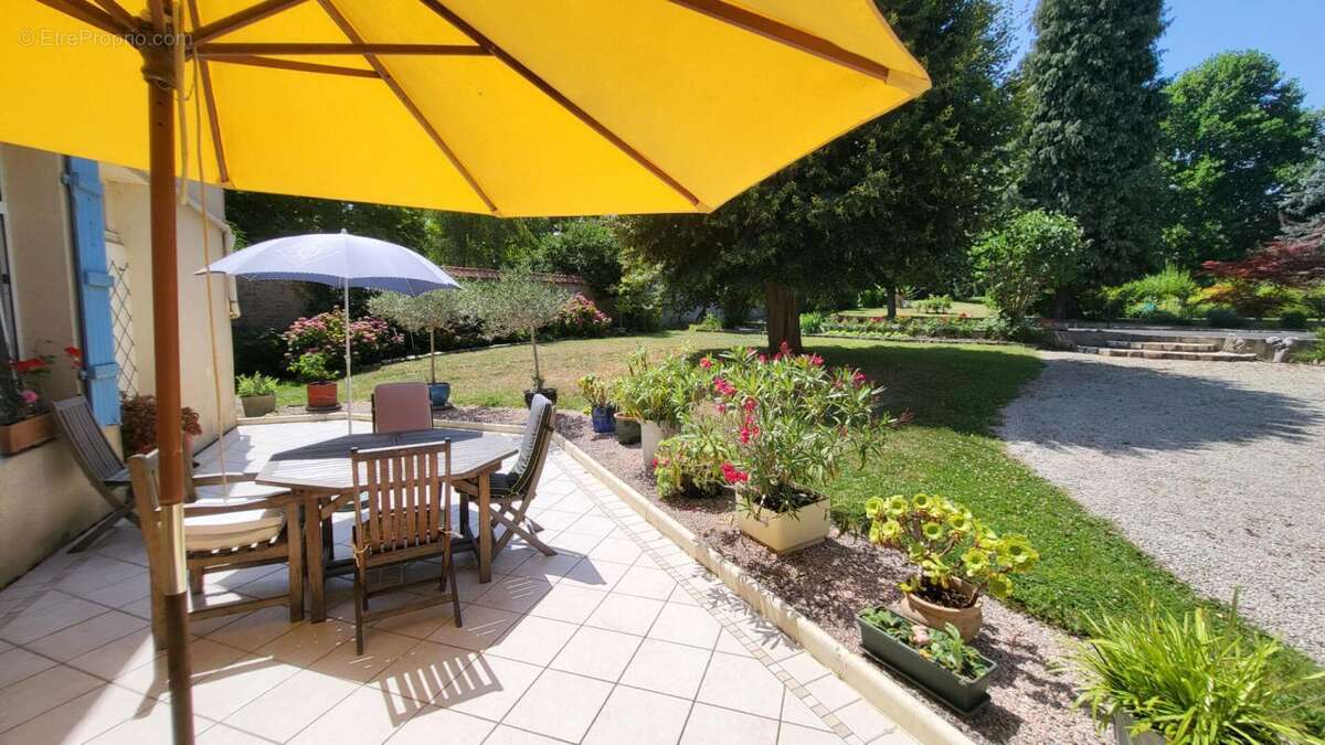 Maison à SAINT-QUENTIN