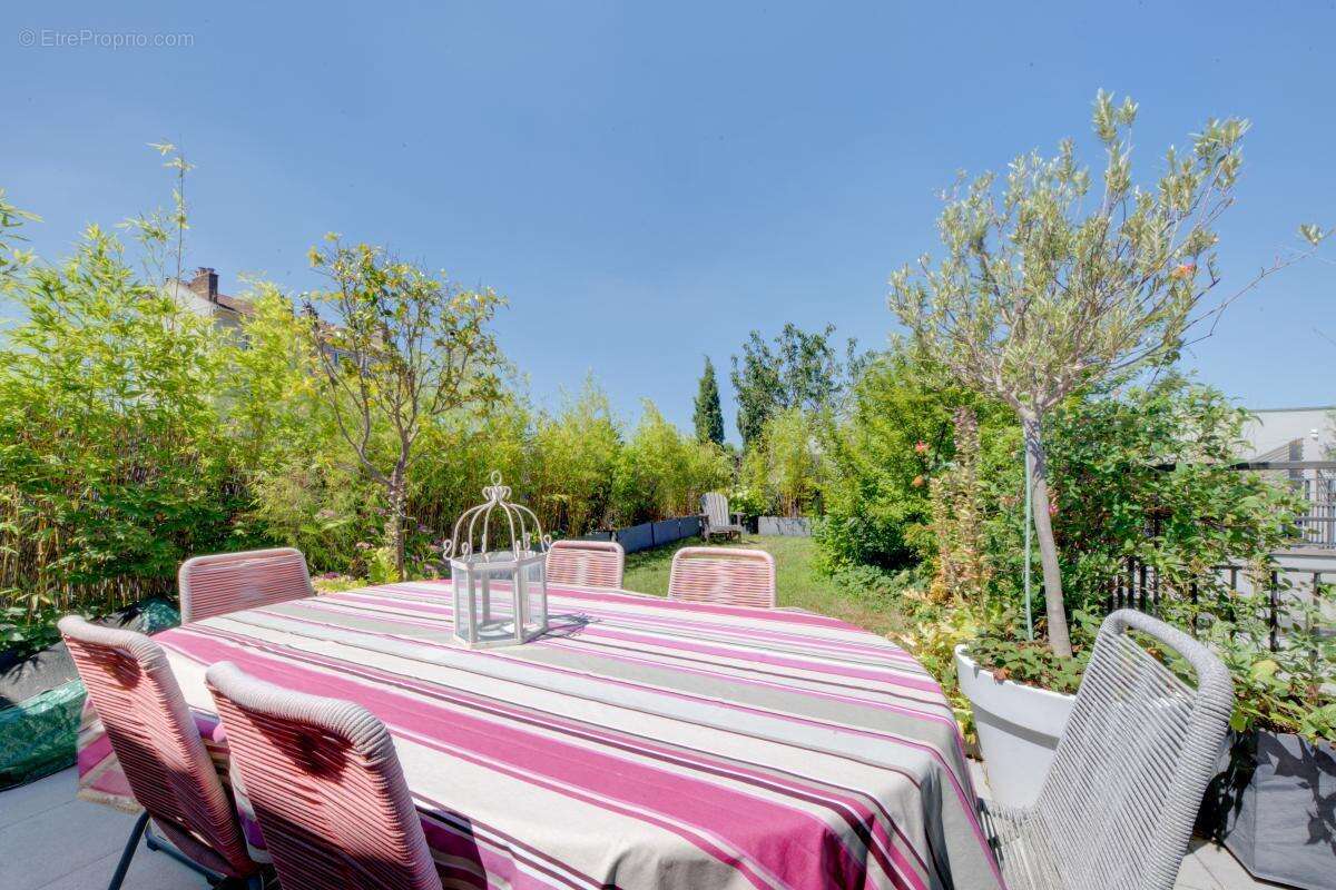 Appartement à COLOMBES