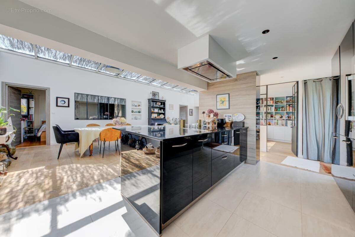 Appartement à COLOMBES