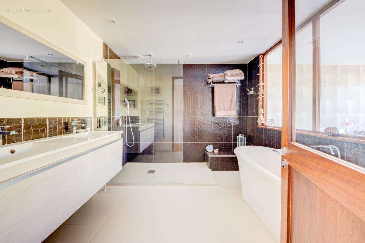 Appartement à COLOMBES