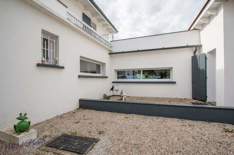 Maison à AUBERIVES-SUR-VAREZE