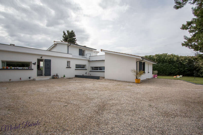 Maison à AUBERIVES-SUR-VAREZE