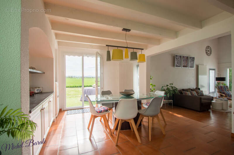 Maison à AUBERIVES-SUR-VAREZE