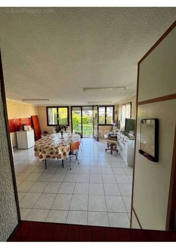 Maison à SAINT-ETIENNE-DU-ROUVRAY