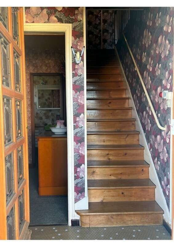 Maison à SAINT-ETIENNE-DU-ROUVRAY