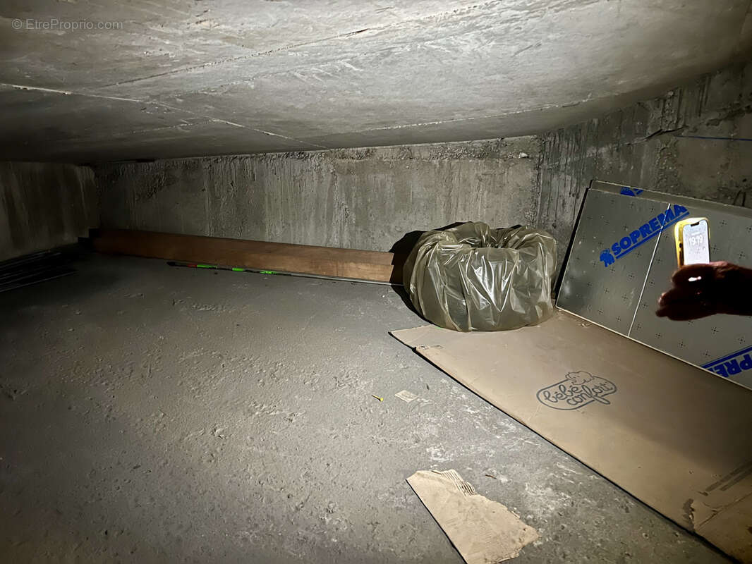 Parking à PARIS-14E