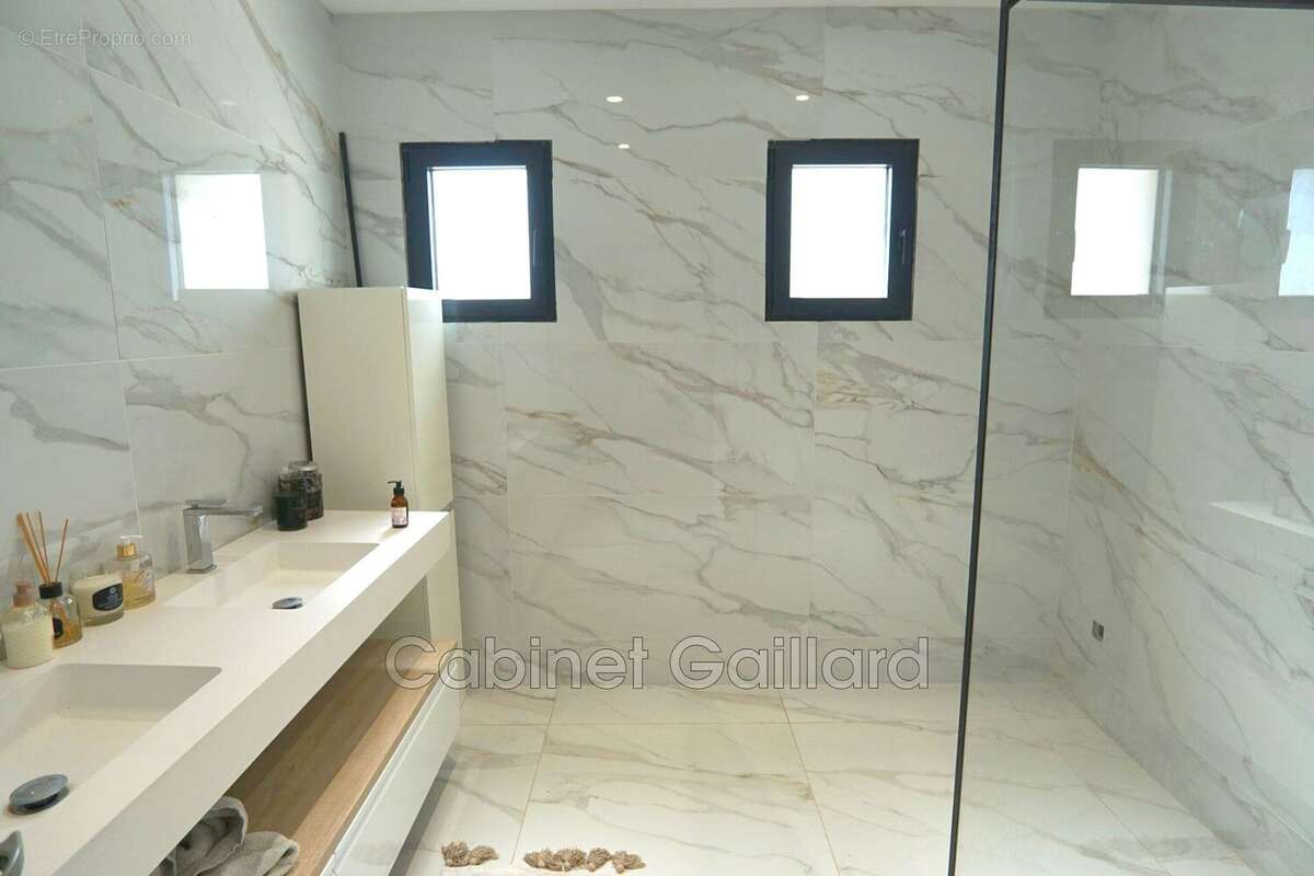 Maison à PEYMEINADE