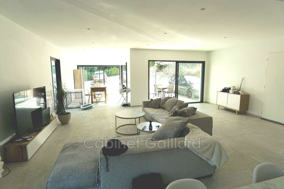 Maison à PEYMEINADE