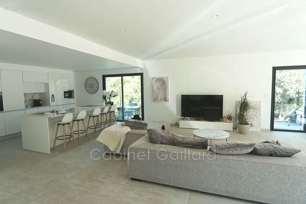 Maison à PEYMEINADE