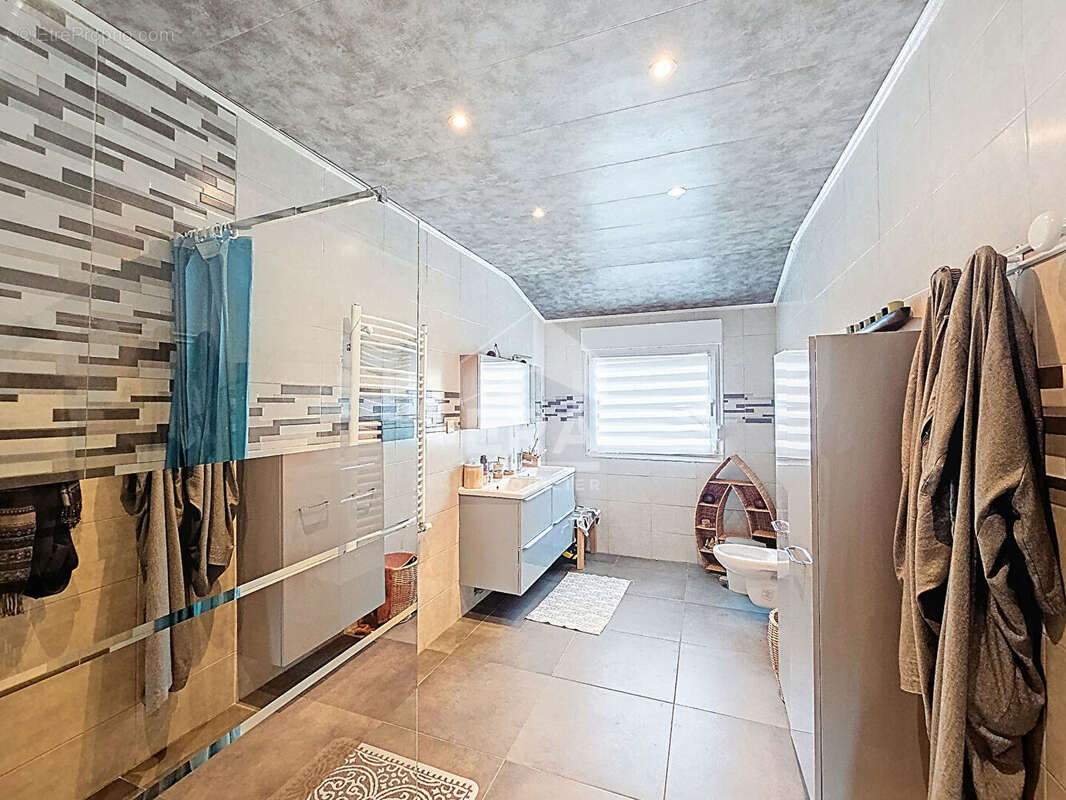 Maison à MONT-SAINT-MARTIN