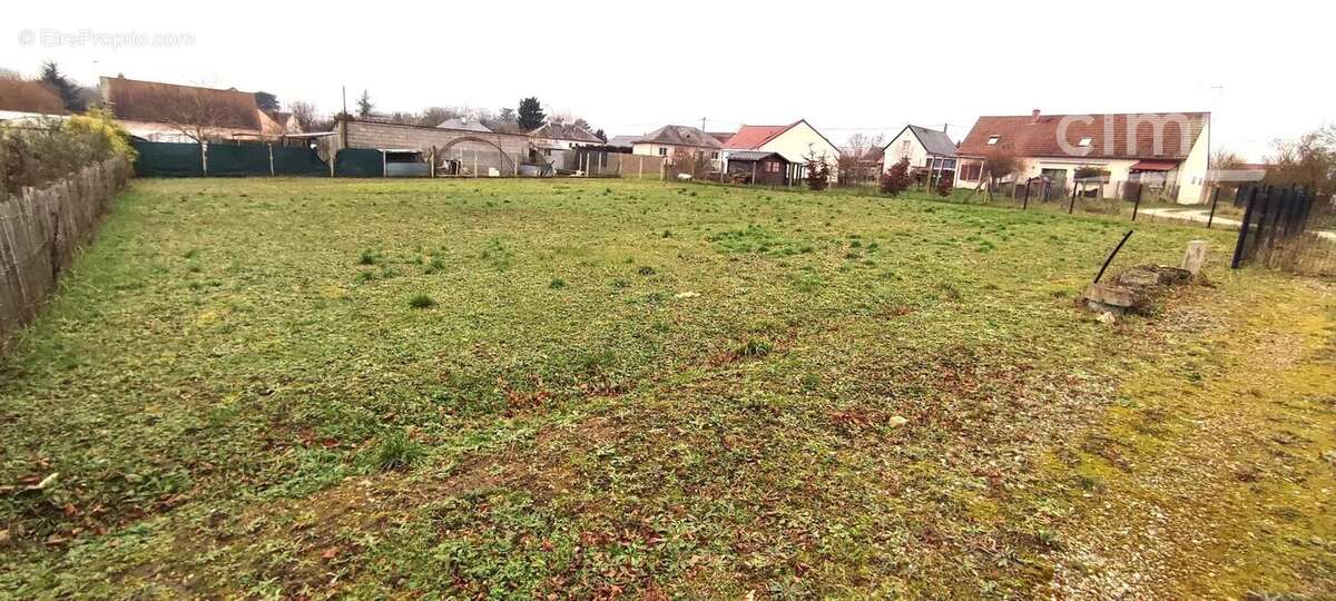 Terrain à HUISSEAU-SUR-COSSON