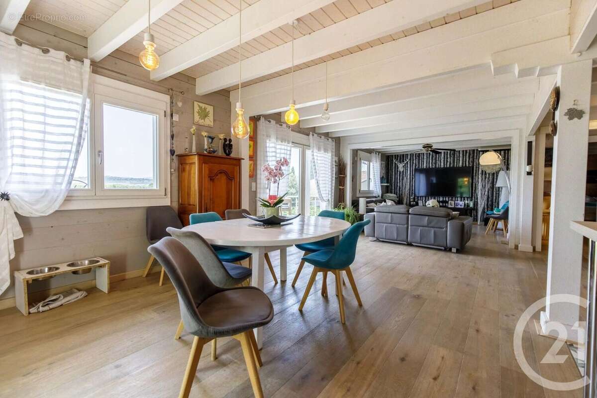 Maison à JASSANS-RIOTTIER