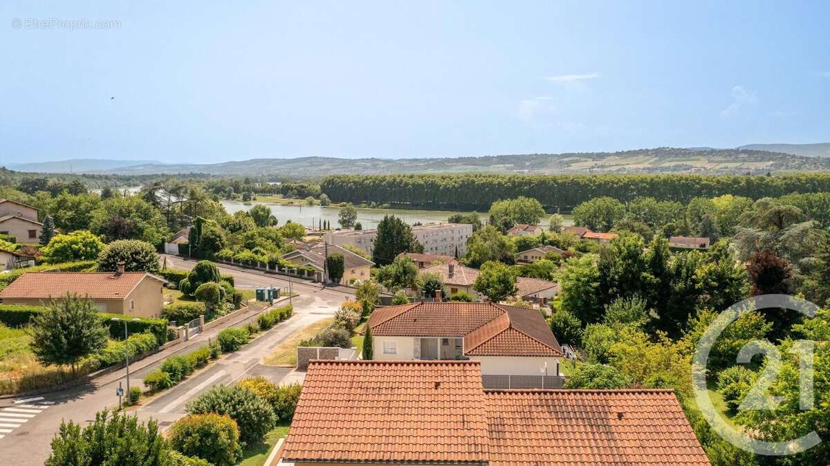 Maison à JASSANS-RIOTTIER